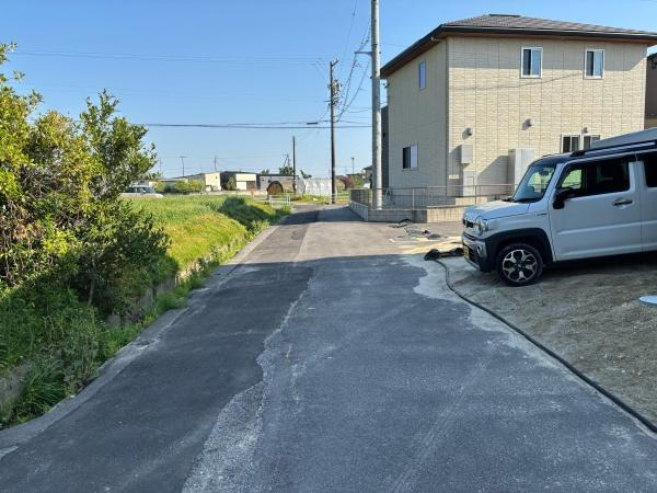 西尾市今川町浅間　全5棟・C棟の前面道路含む現地写真|前面道路です。