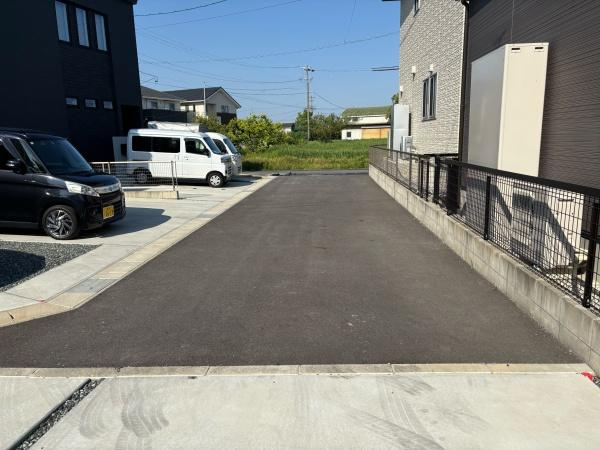 西尾市今川町浅間　全5棟・C棟の前面道路含む現地写真|前面道路です。