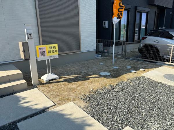 西尾市今川町浅間　全5棟・C棟の庭|ウッドデッキやBBQ。想像が膨らむお庭