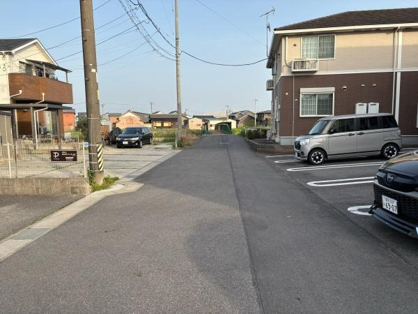 岡崎市大和町鳥ヶ城・中古戸建の前面道路含む現地写真|前面道路です。