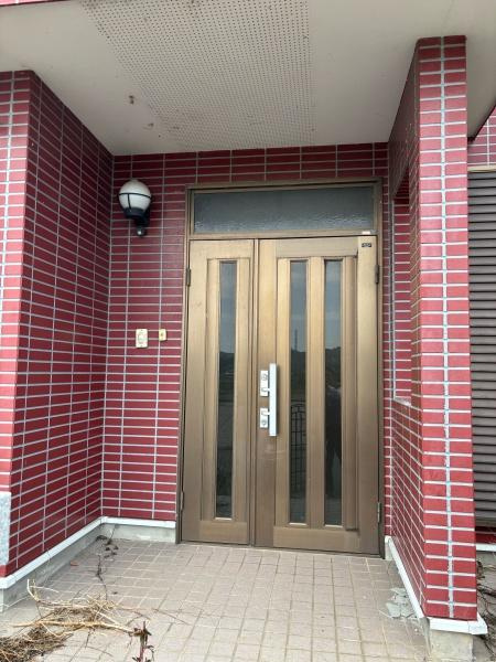 岡崎市福岡町中西野・中古戸建の玄関|訪れる人を心地よく迎え入れます。
