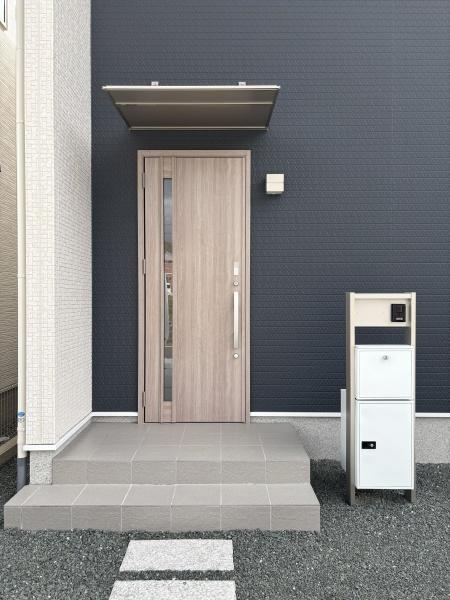 豊川平尾町24-1期　全4棟・2号棟の玄関|訪れる人を心地よく迎え入れます。