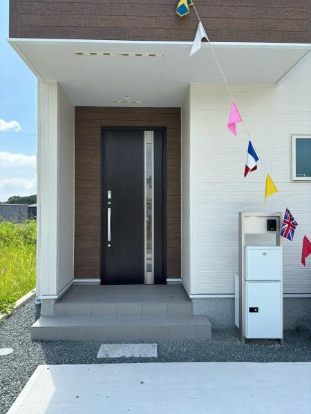 豊川平尾町24-1期　全4棟・3号棟の玄関|訪れる人を心地よく迎え入れます。