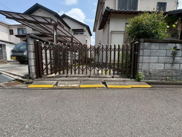 貴志川町岸宮　中古戸建の駐車場