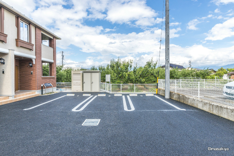 コーポラス院台Ｃの外観|駐車場