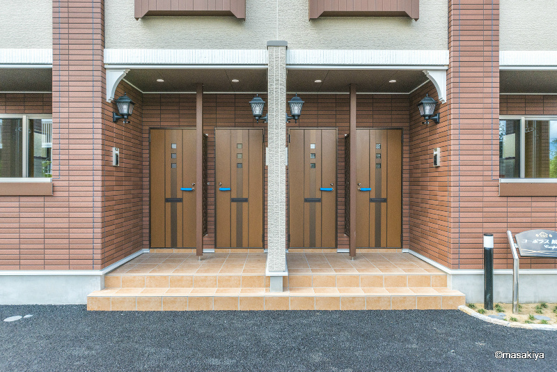 コーポラス院台Ｃの外観|玄関