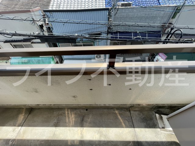 フレックス花園のバルコニー|外からの目が気にならないバルコニーで洗濯物が干せます