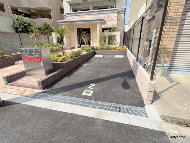 プレジオ西中島ASIAN　仲介手数料無料の駐車場