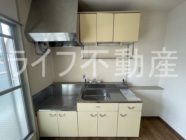 旭ハイツのキッチン|きれいなキッチンです