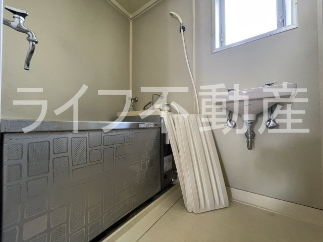 旭ハイツの浴室|日々の疲れを癒すお風呂付です