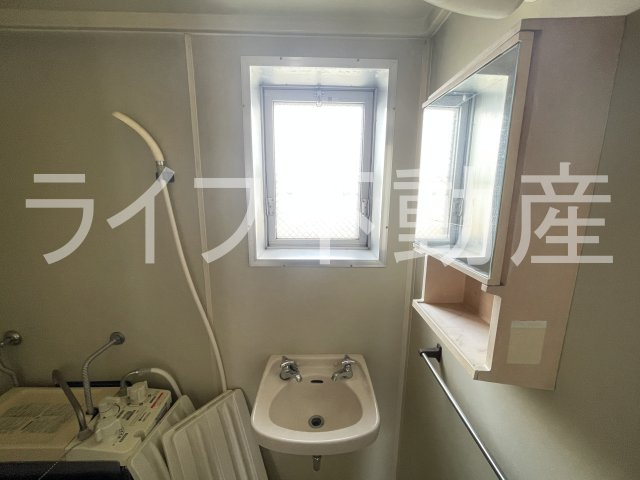 旭ハイツの洗面所|忙しい朝には欠かせない洗面所です