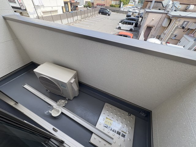 明石市大久保町西脇のアパートのバルコニー