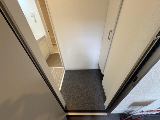 明石市大久保町西脇のアパートの玄関