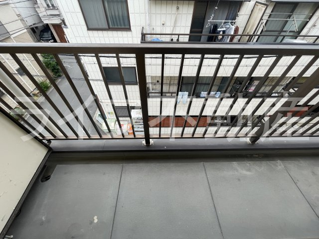 藤井マンション岩田のバルコニー|お洗濯にも便利なバルコニー付き