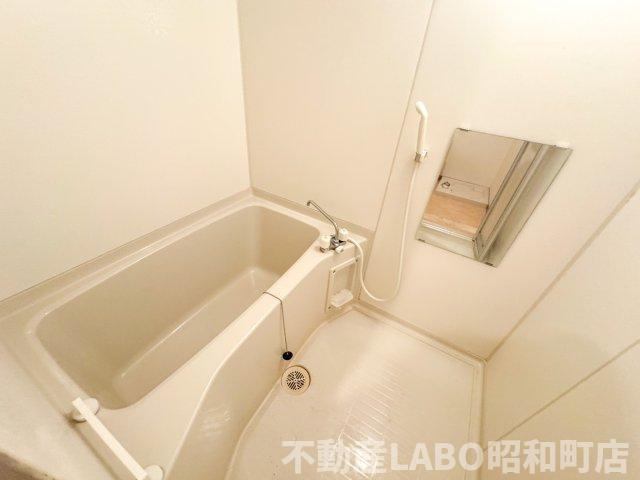 プレジール中野の浴室