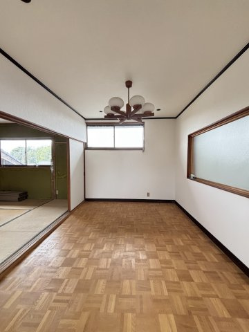 宇城市松橋町西下郷　8DK戸建ての洋室