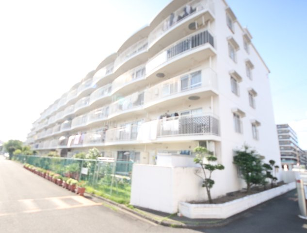 奈良ハイツの外観