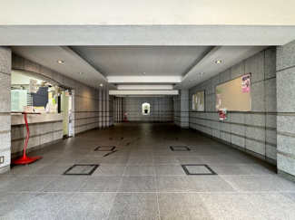 【エントランス】