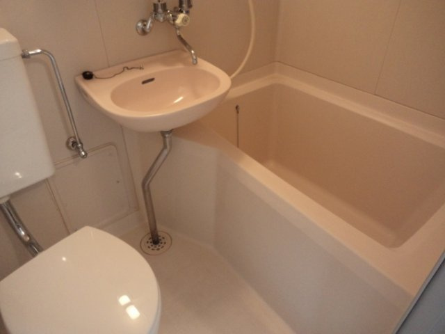 エステート白山の浴室