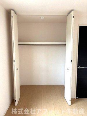 【その他】 | ヴィラ・ラシュレ A棟 | 洋室6帖のクローゼット