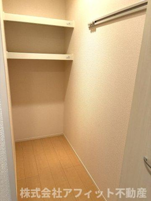 【その他】 | ヴィラ・ラシュレ A棟 | 廊下収納