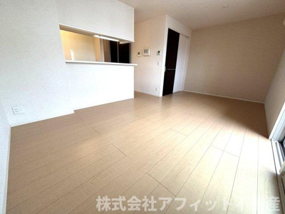 【居間・リビング】 | ヴィラ・ラシュレ A棟 | LDK15帖