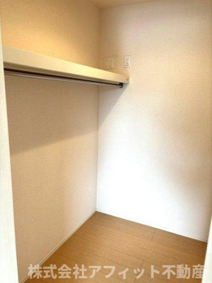 【収納】 | ヴィラ・ラシュレ A棟 | ウォークインクローゼット