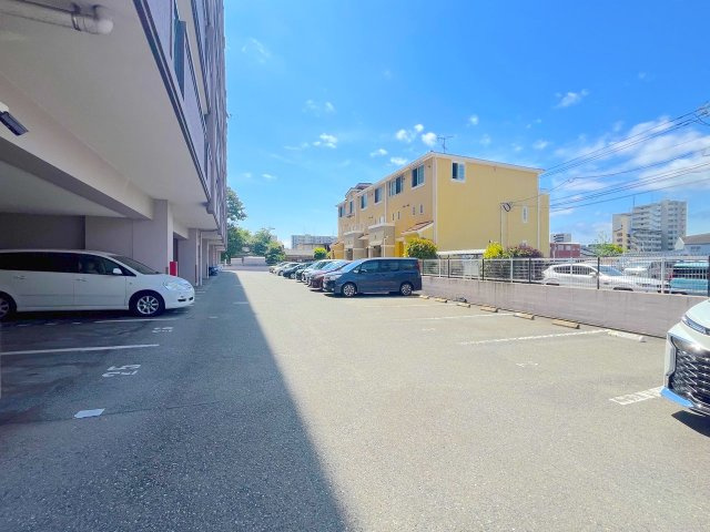 アンピール松島の駐車場