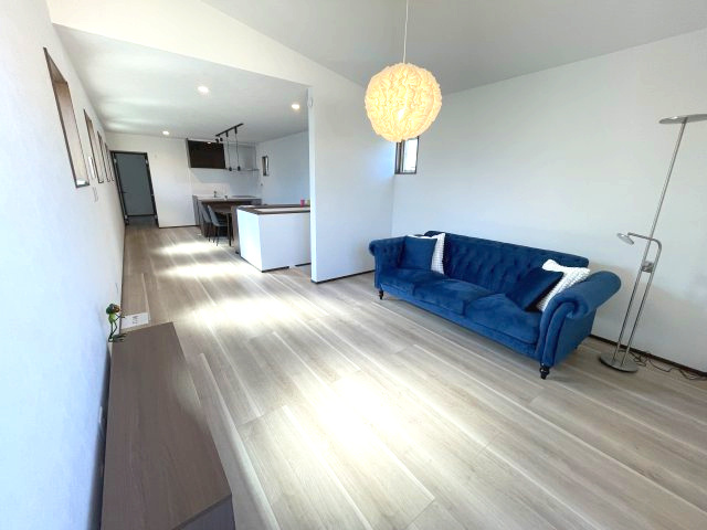 西区井口四丁目　№35784の居間・リビング|ＬＤＫ21帖
食事と団らんの
メリハリがつきます