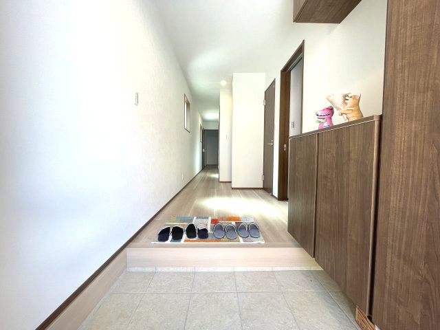 西区井口四丁目　№35784の玄関|飾り棚を利用して
お客様をおもてなしできます。