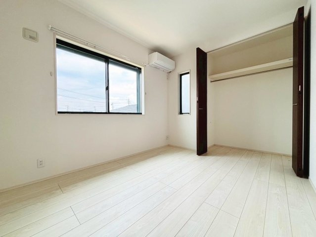 【商談中】中古戸建　羽島市舟橋町2丁目　令和5年築の洋室|2階　6帖洋室