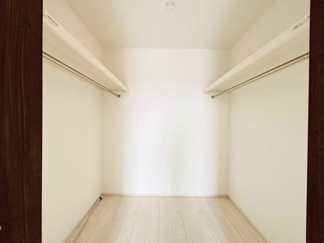 【商談中】中古戸建　羽島市舟橋町2丁目　令和5年築の収納|ウォークインクローゼット