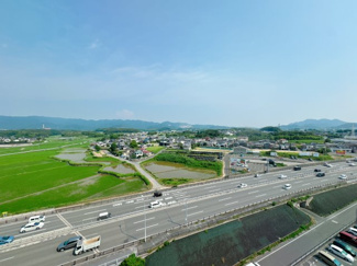 【展望】 | バルコニーからの展望。遮る建物が無く、素敵な景観と暖かい日差しをお部屋に運んでくれます♪