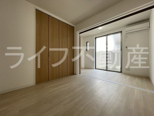 COSMO　WAKAEMINAMIの居間・リビング|ゆったり過ごせる居間です