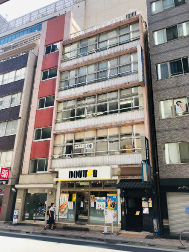 商工聯合会館の外観