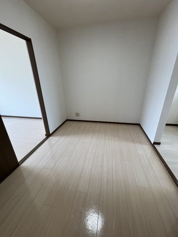 メゾンさくらの洋室
