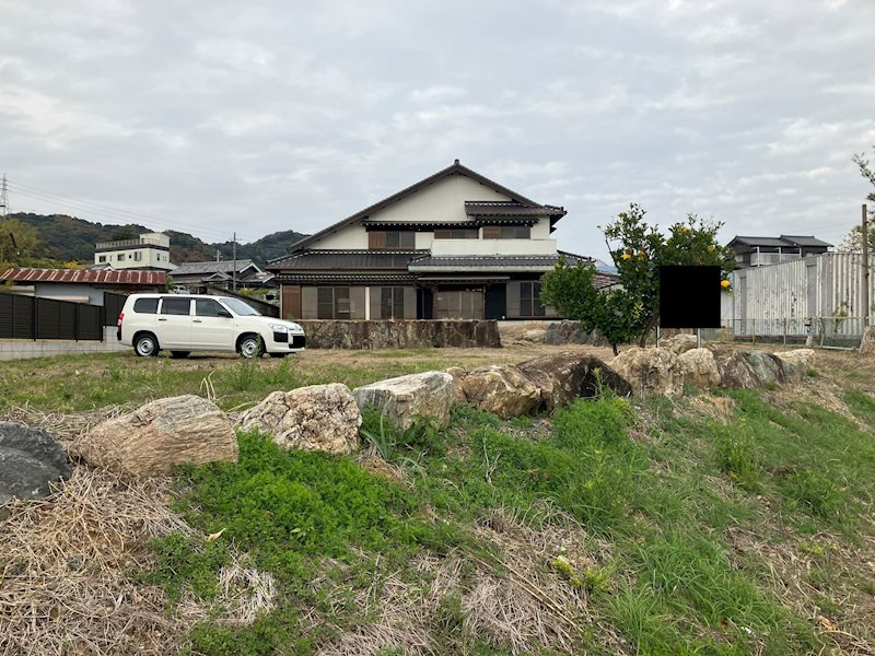 売店舗　豊川市千両町下西の谷の外観
