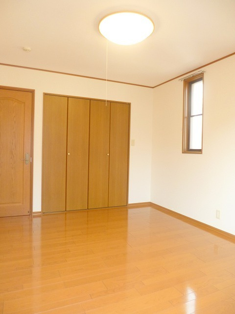 グレースの洋室|角部屋2面採光日当たり良好