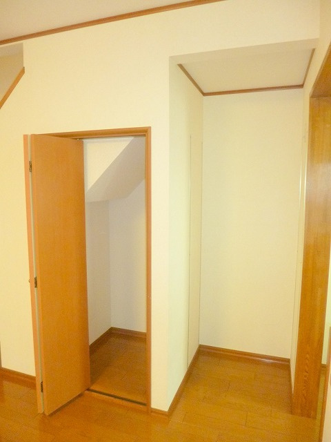 グレースの収納|階段下収納