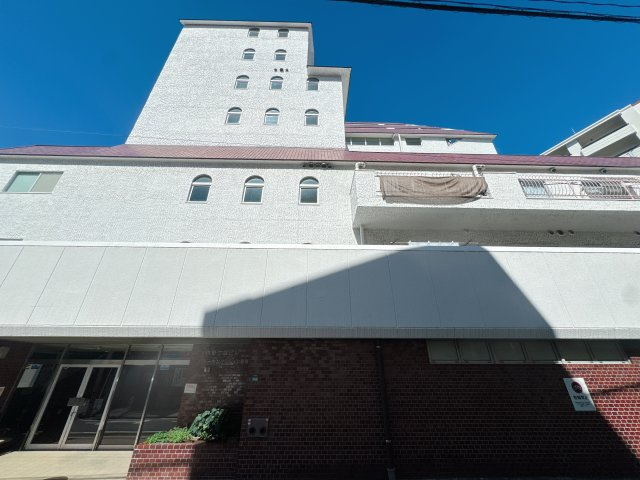 【外観】 | トーカンマンション警固・内野警固ビル☆仲介手数料無料☆ | 敷地すべてに管理が行き届いていて、安心できます。まず、清潔です。