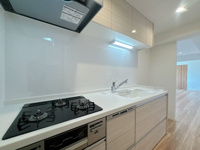 【キッチン】 | トーカンマンション警固・内野警固ビル☆仲介手数料無料☆ | 機能性とデザイン性を両立させた、リノベーション物件ならではの素敵なキッチン。立ってみるとそれがよく分かります♪