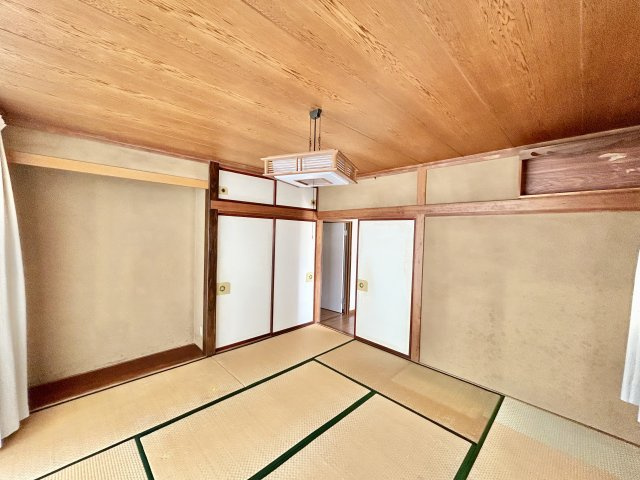 【中古戸建】前橋市江田町の和室|和室でしか味わえない畳ならではの香りや素材で和のやすらぎを感じてください♪畳にはリラックス効果があるといわれています。のんびりするならやっぱり和室が一番ですね♪