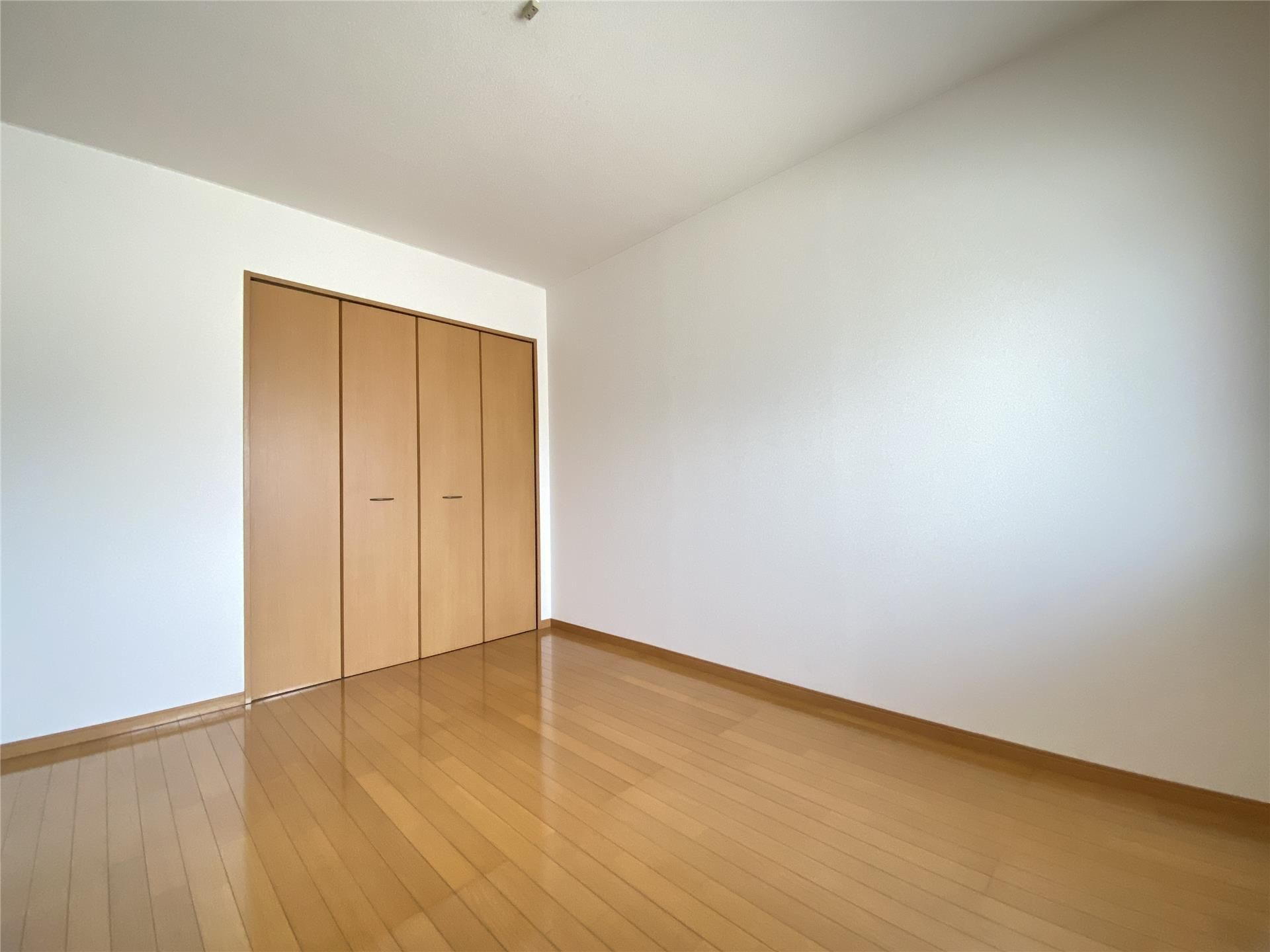 モイセス下南部の洋室