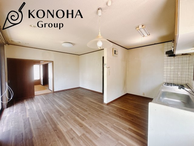 【中古戸建】佐波郡玉村町福島の居間・リビング|家族とのコミュニケーションがとりやすく絆が深まります。