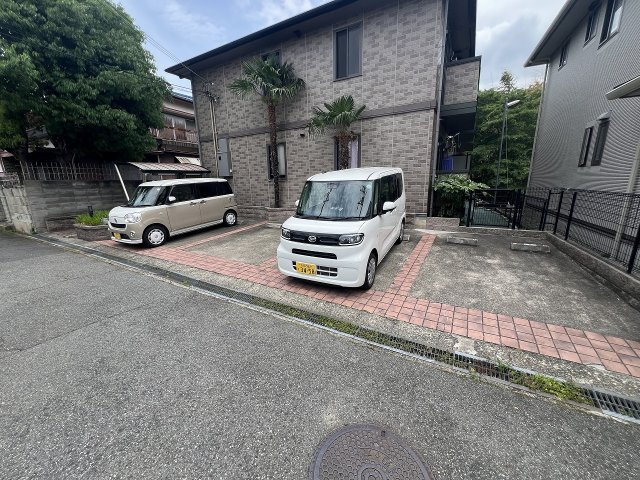 オーク玉田の駐車場