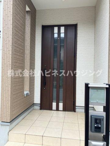 おおたかの森南戸建のエントランス|ゆとりのあるエントランスです