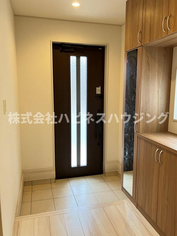 おおたかの森南戸建の玄関|落ち着いた玄関です