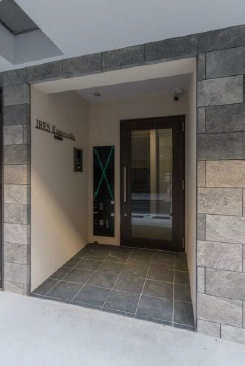 新宿区山吹町の事務所のエントランス