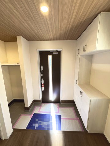 【玄関】 | 糟屋郡須恵町須恵第8　5号棟（全5棟）【仲介手数料無料・0円】 | 現地写真。