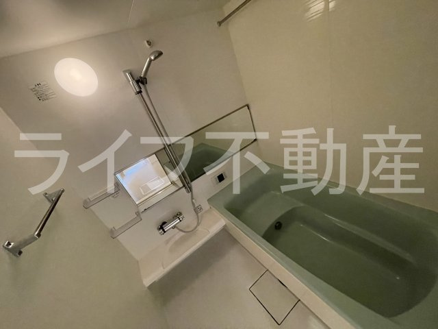 グランシャリオ A棟の浴室|日々の疲れを癒すお風呂付です